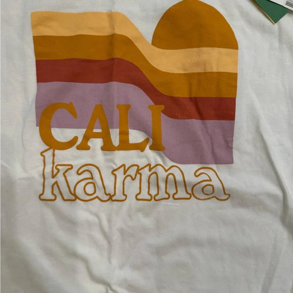 NWT Hundred Pieces Cali Karma Printed T-Shirt - Picture 2 of 5